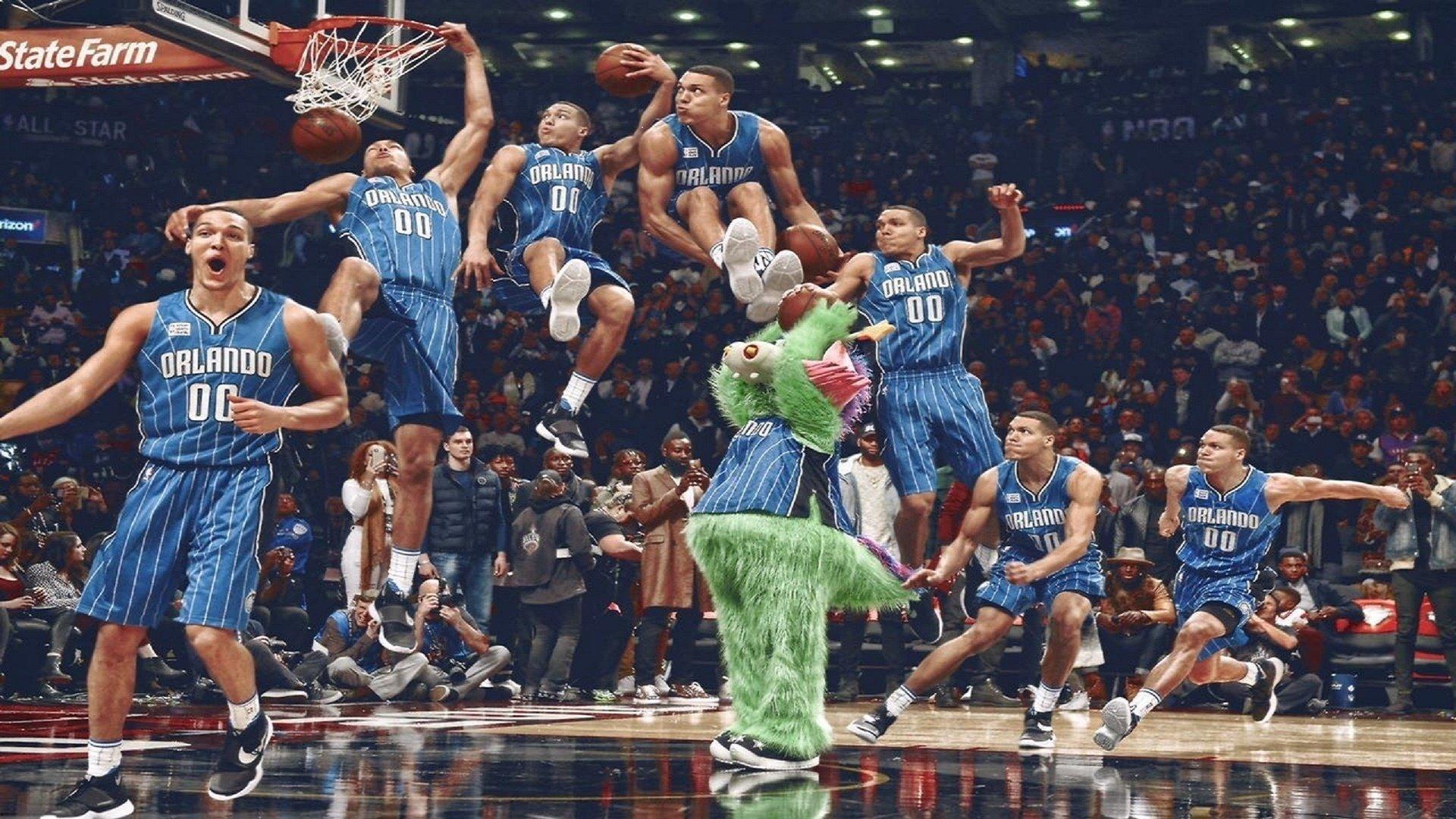 詹姆斯创历史纪录,上赛季71次扣篮全中,成联盟唯一50次以上尝试百分百命中球员